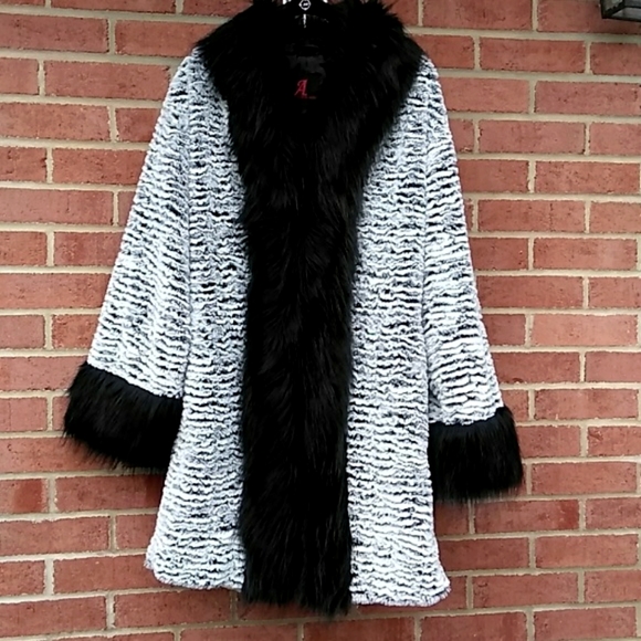 🔹️Adrienne Landau - Picture 2 of 10